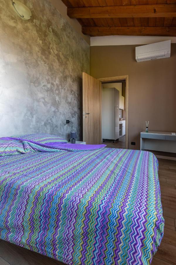 Angolo Nascosto Apartments San Fiorano Bagian luar foto