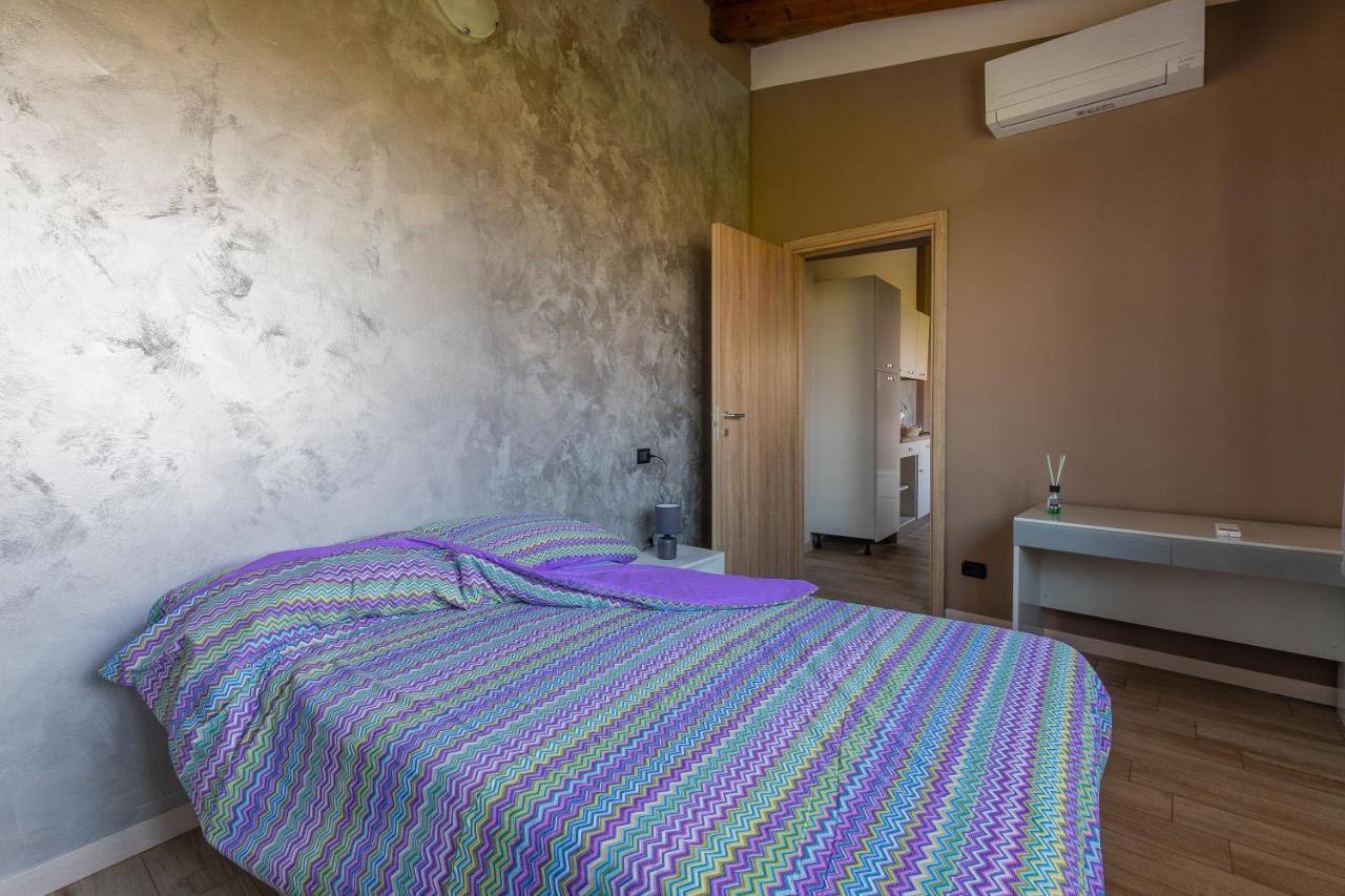 Angolo Nascosto Apartments San Fiorano Bagian luar foto