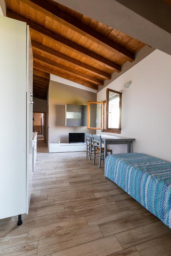Angolo Nascosto Apartments San Fiorano Bagian luar foto
