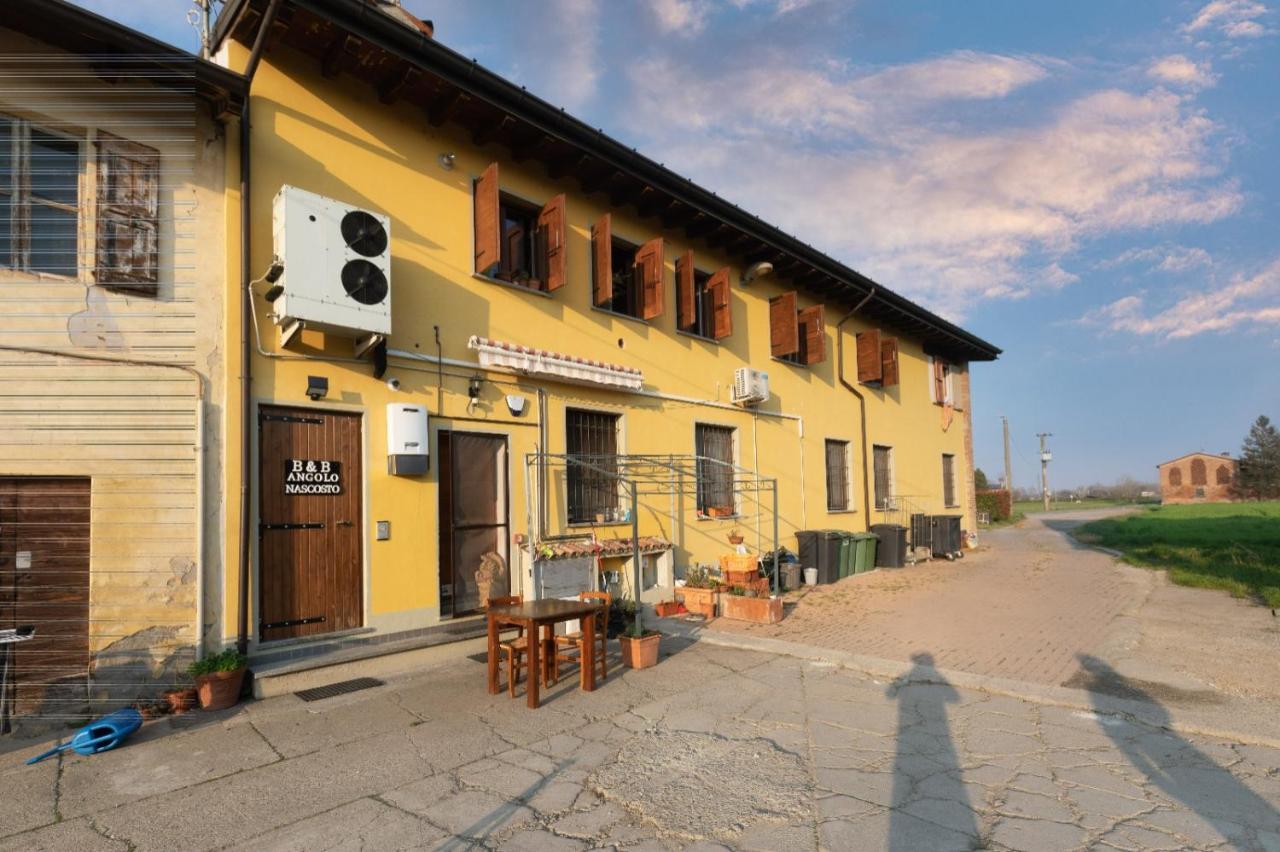 Angolo Nascosto Apartments San Fiorano Bagian luar foto